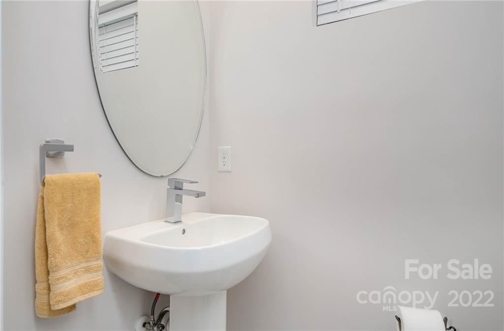 935 McAlway Road, Unit 105 Charlotte, NC 28211 - Photo 7 of 16 Gallery Image 7