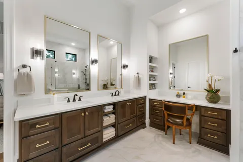 $1,195,000 | 115 Emerald Isle, Montgomery, TX 77316