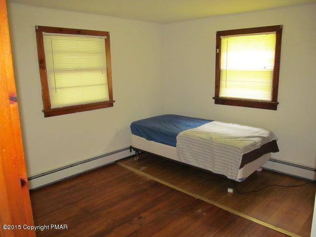 1264 Sugar Mountain Road West Bushkill, PA 18324 - Photo 8 of 10 8-Bed1
