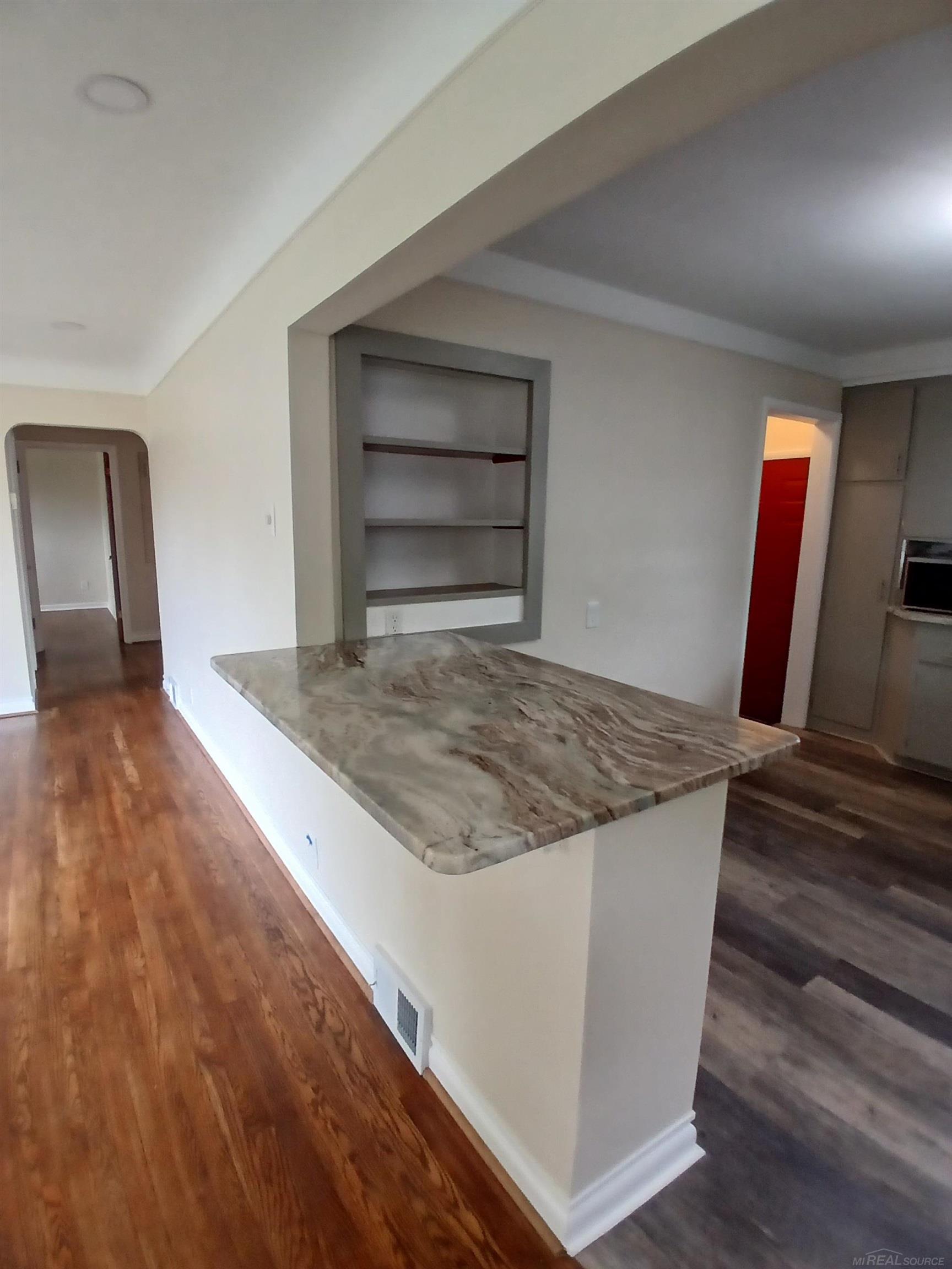 24675 Ridgecroft Avenue Eastpointe, MI 48021 - Photo 11 of 31