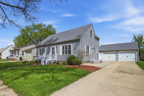 $244,900 | 1801 2nd Avenue Southeast, Austin, MN 55912