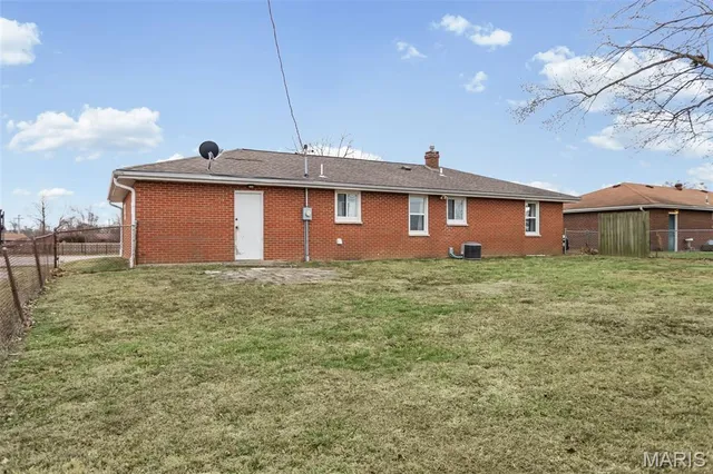 $160,000 | 7210 Montclair Avenue, Godfrey, IL 62035