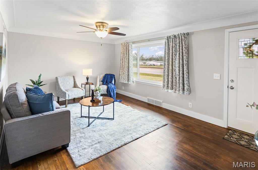 7210 Montclair Avenue Godfrey, IL 62035 - Photo 8 of 37