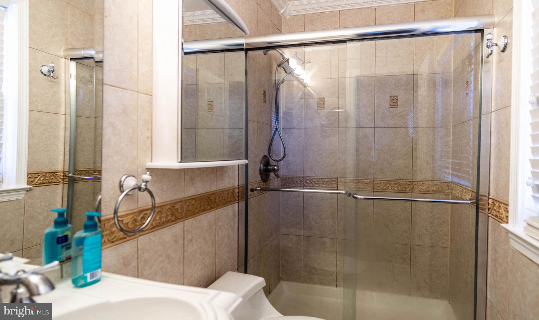 1391 Kimblewick Road Potomac, MD 20854 - Photo 11 of 23