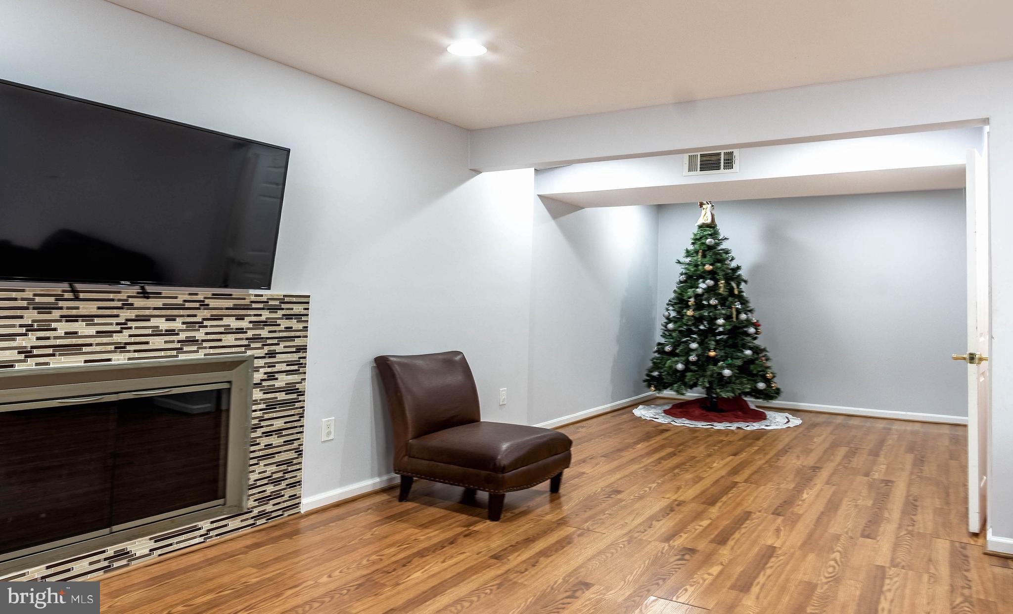 1391 Kimblewick Road Potomac, MD 20854 - Photo 19 of 23