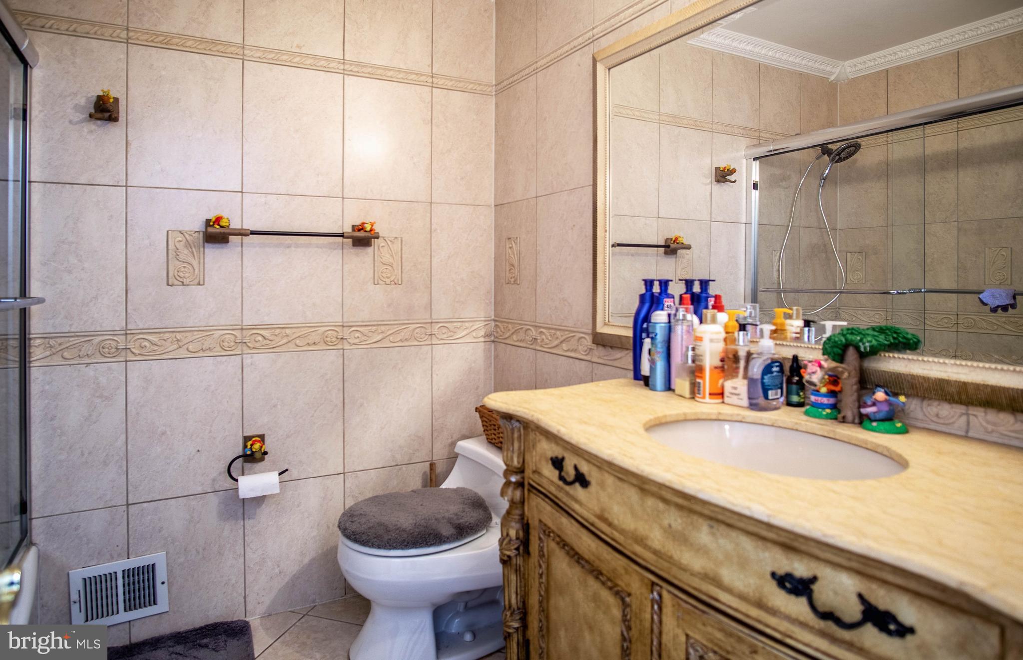 1391 Kimblewick Road Potomac, MD 20854 - Photo 10 of 23