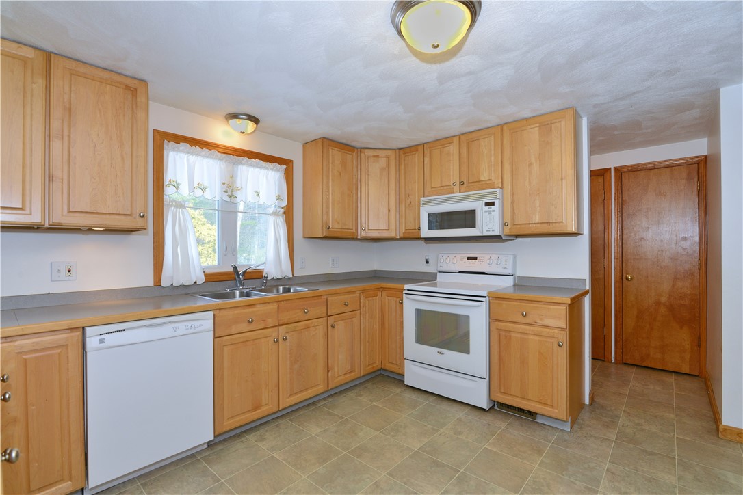 36 Sprucebrook Road Scituate, RI 02857 - Photo 10 of 45