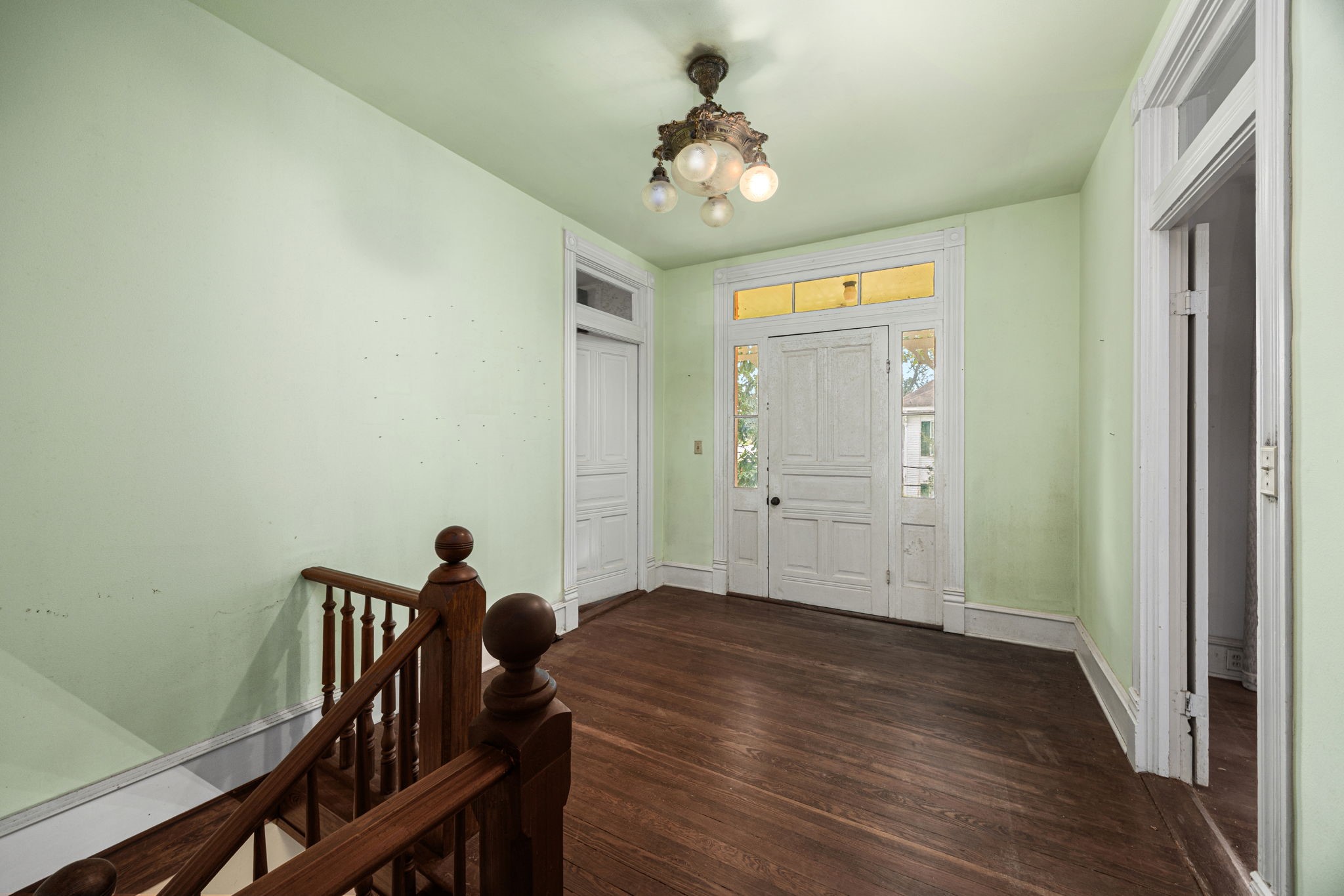 236 Preston Street Columbus, TX 78934 - Photo 31 of 40 Second floor landing