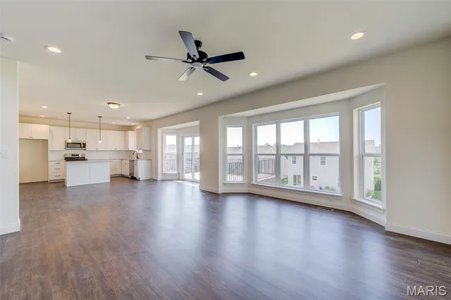 $615,000 | 2025 Maryland Oaks Circle, Maryland Heights, MO 63146