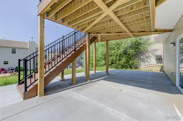 $615,000 | 2025 Maryland Oaks Circle, Maryland Heights, MO 63146