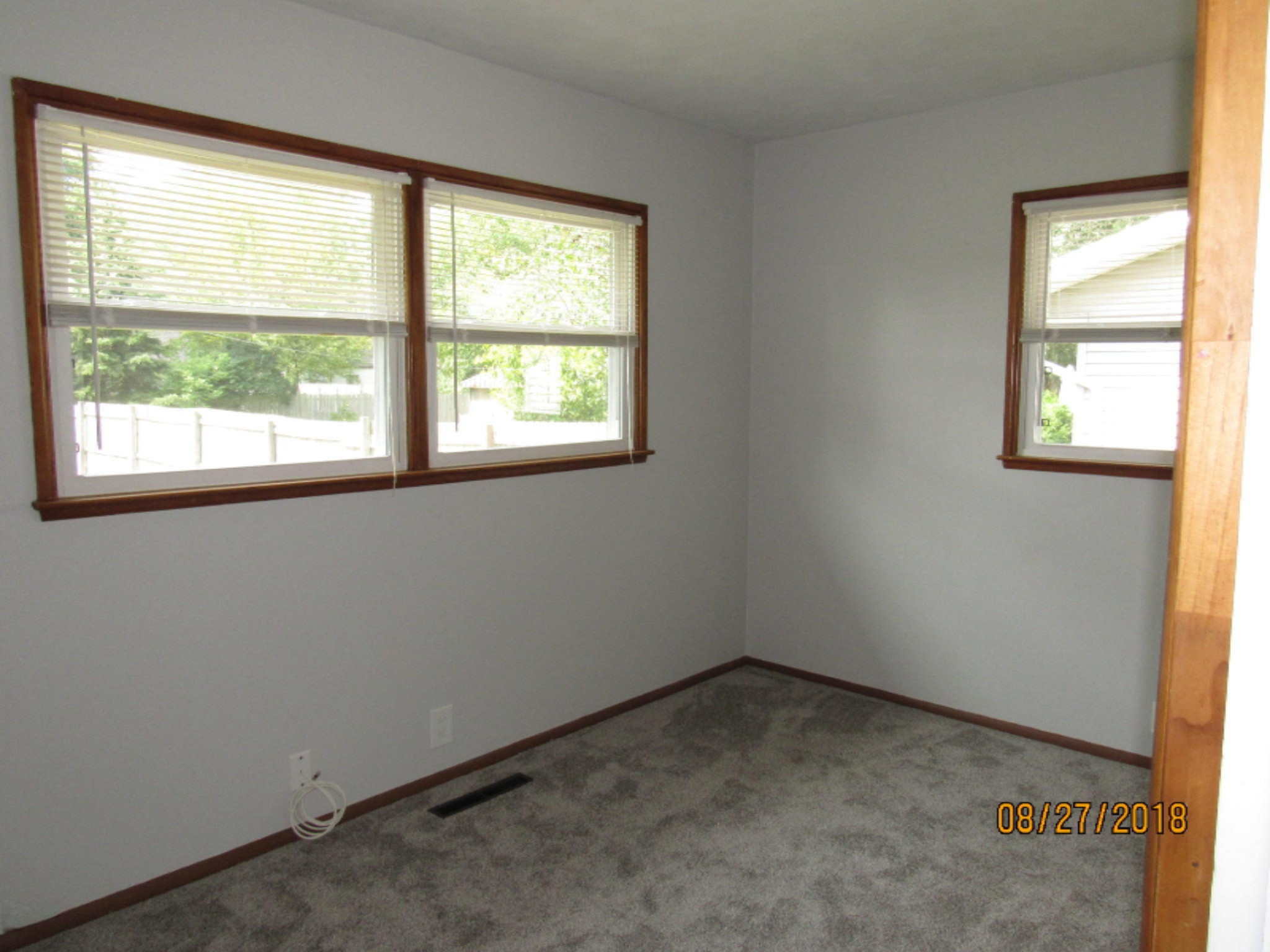 2416 Stratton Road Benton Harbor, MI 49022 - Photo 11 of 14 IMG_5901