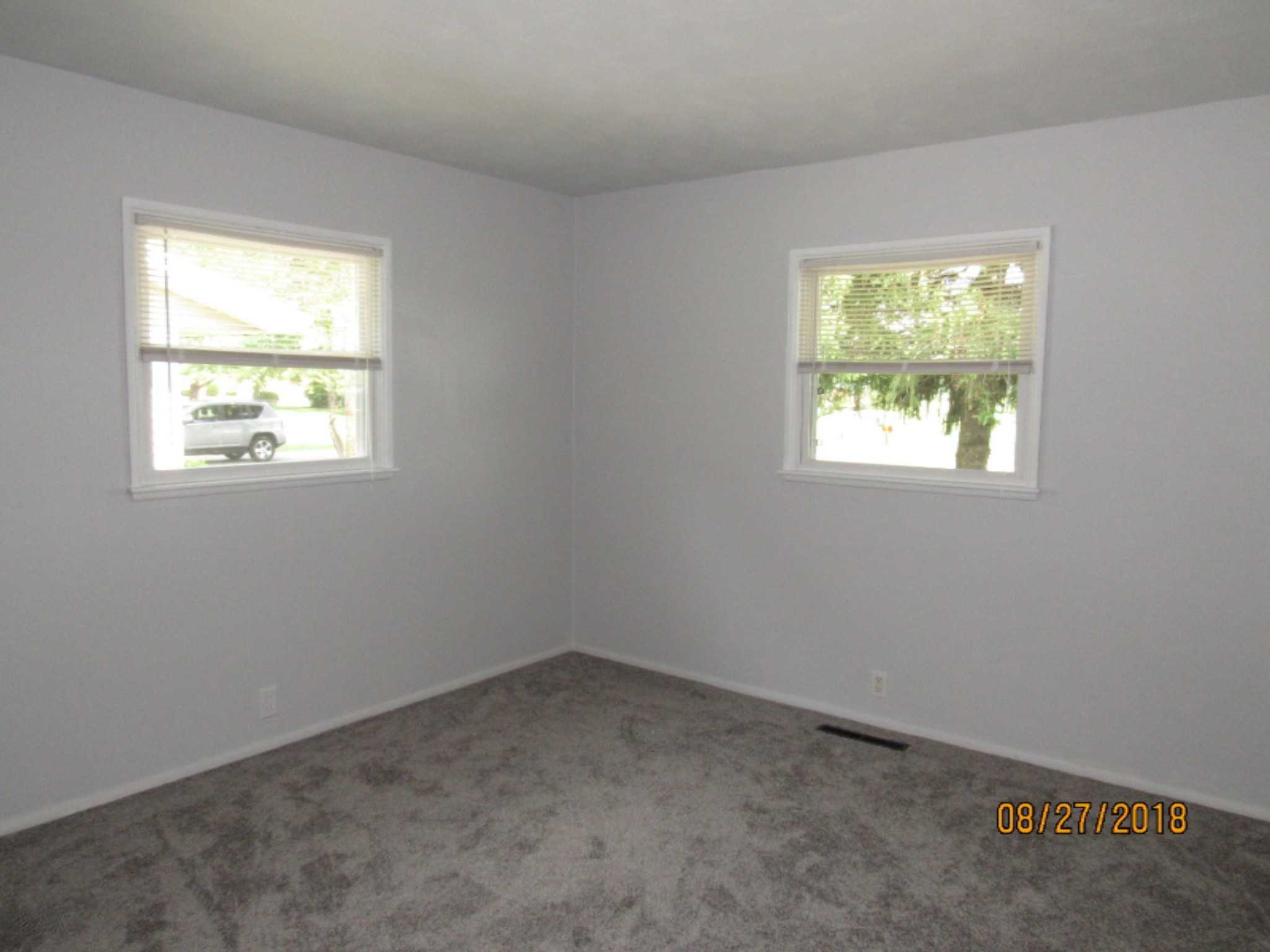 2416 Stratton Road Benton Harbor, MI 49022 - Photo 12 of 14 IMG_5903