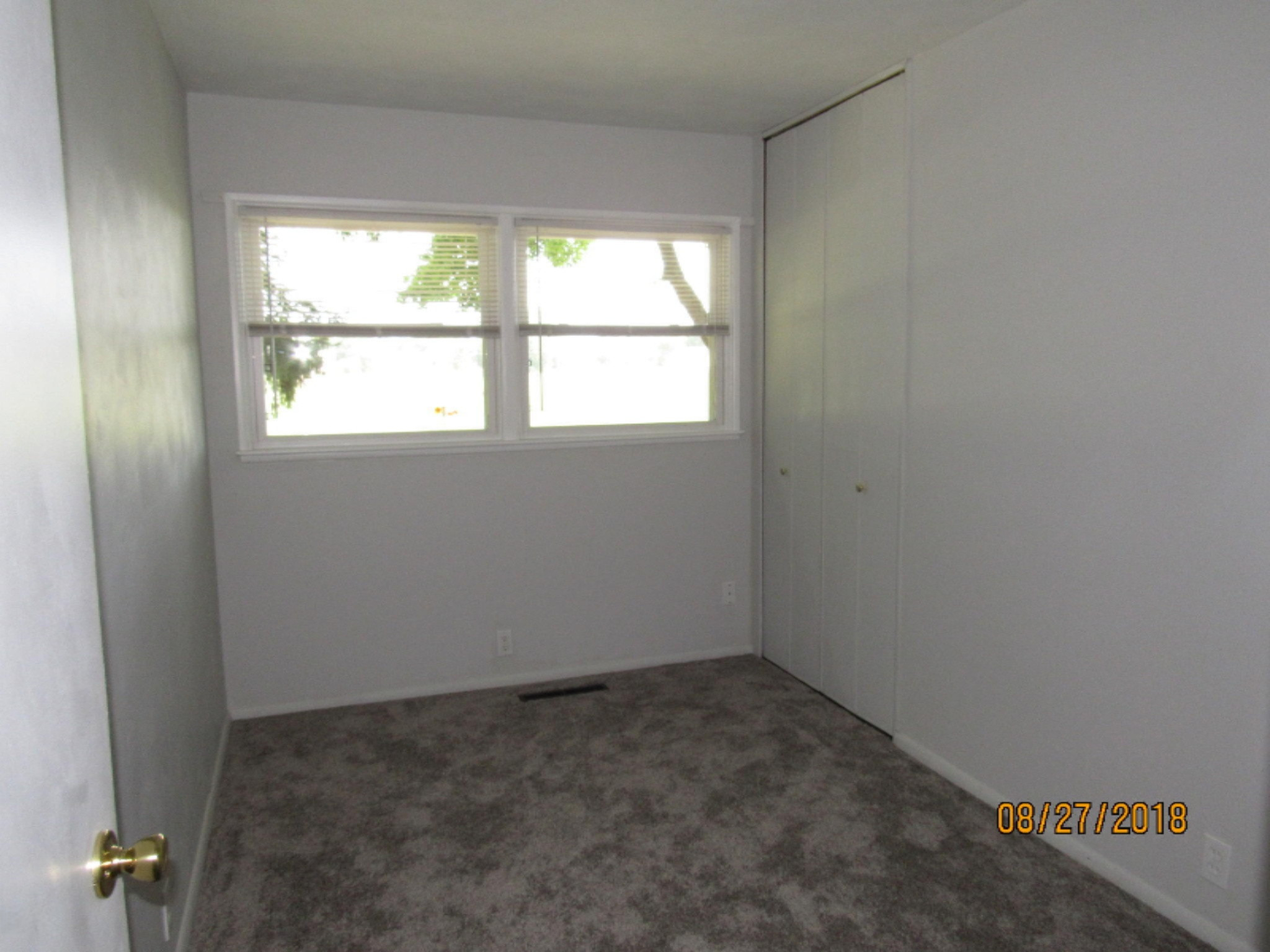 2416 Stratton Road Benton Harbor, MI 49022 - Photo 10 of 14 IMG_5900