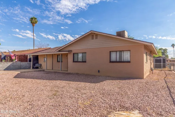 $189,900 | 413 East 3rd Street, Eloy, AZ 85131