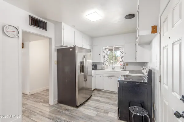 $189,900 | 413 East 3rd Street, Eloy, AZ 85131