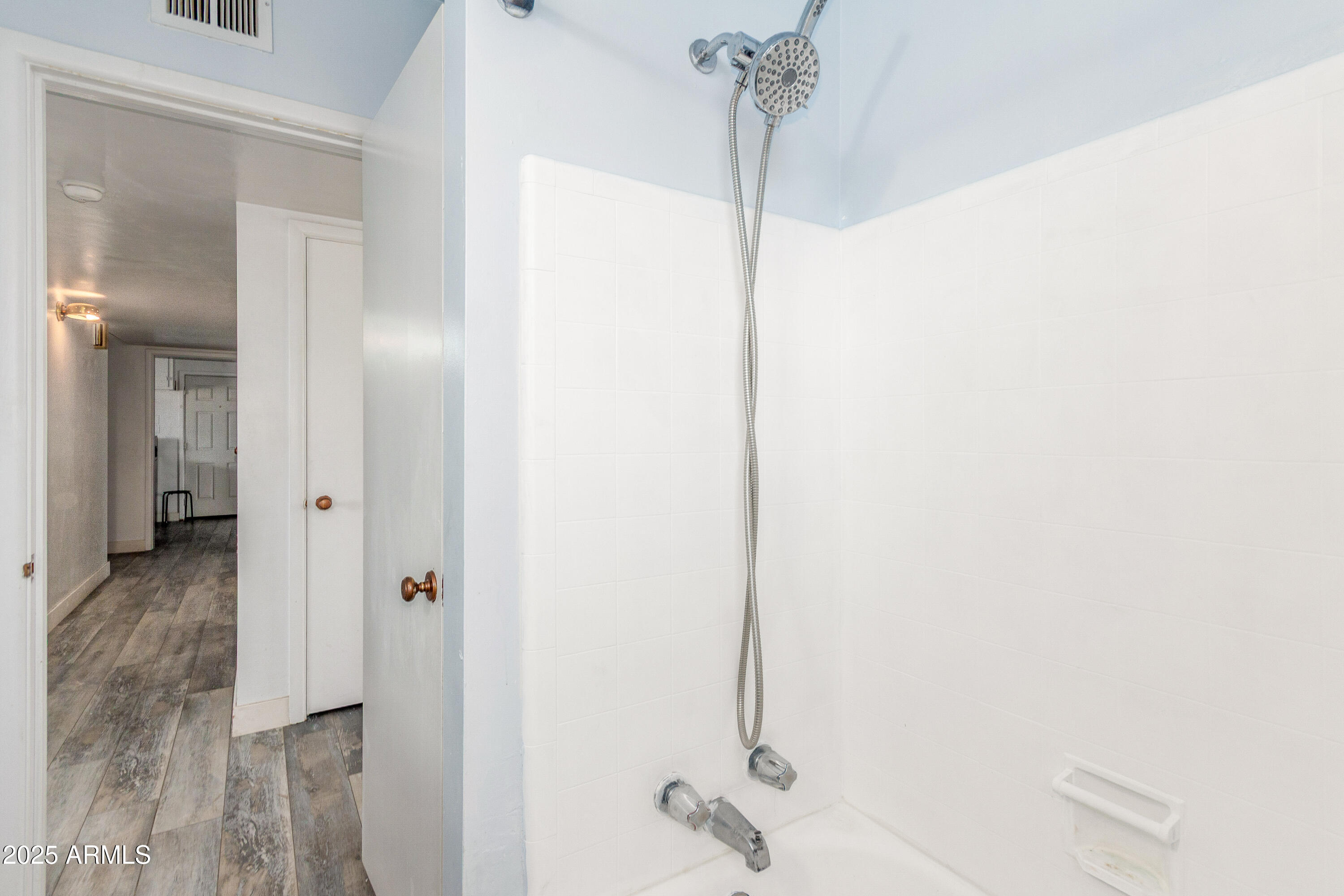 413 East 3rd Street Eloy, AZ 85131 - Photo 23 of 44 a bathroom with a shower