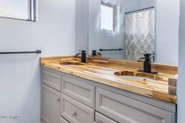 $189,900 | 413 East 3rd Street, Eloy, AZ 85131