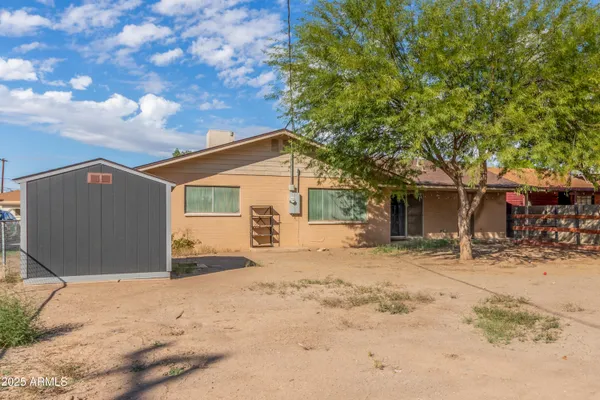 $189,900 | 413 East 3rd Street, Eloy, AZ 85131