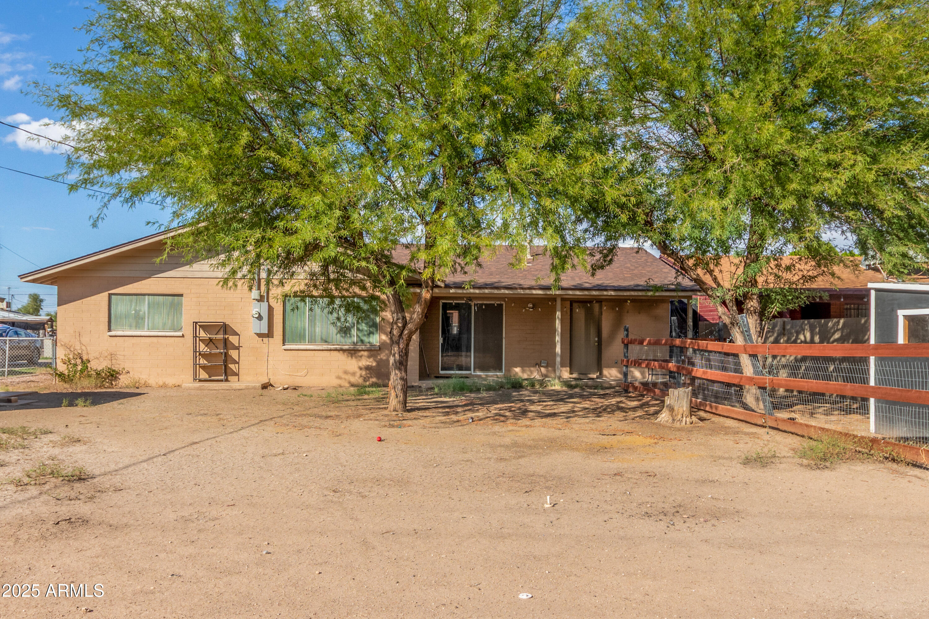 413 East 3rd Street Eloy, AZ 85131 - Photo 40 of 44 a view of a house with a outdoor space