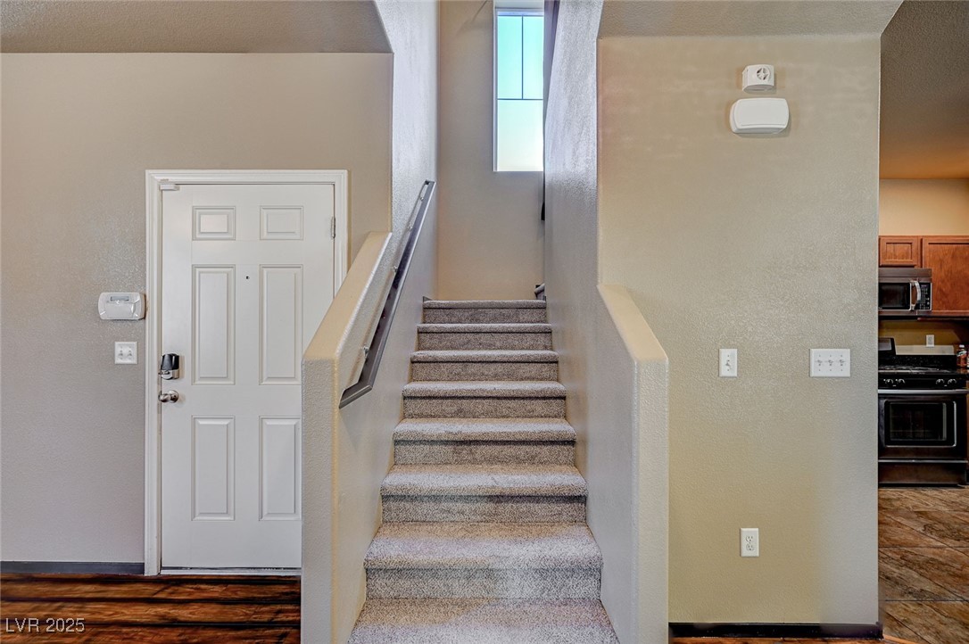 971 Sable Chase Place Henderson, NV 89011 - Photo 18 of 48 View of stairs