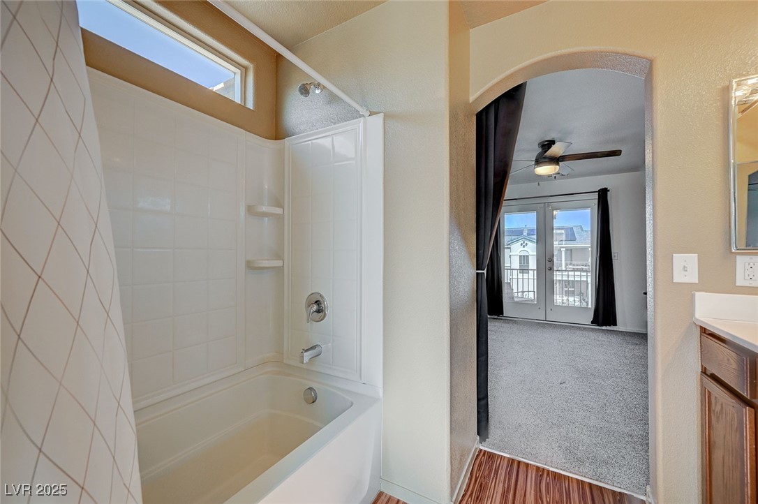 971 Sable Chase Place Henderson, NV 89011 - Photo 24 of 48 Tub/shower combo in Primary bath
