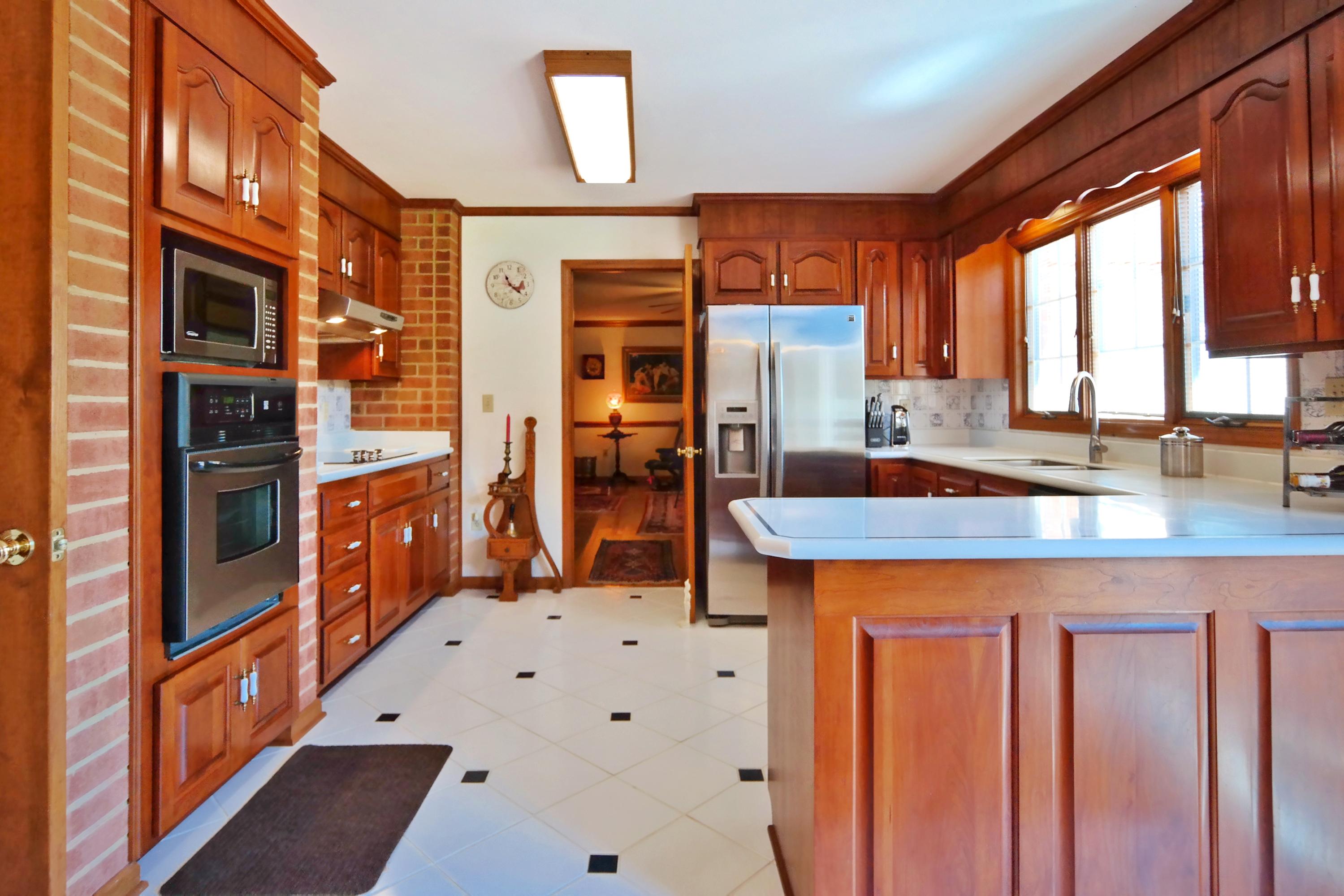 822 Sprinkle Road Fincastle, VA 24090 - Photo 21 of 55 23. Kitchen