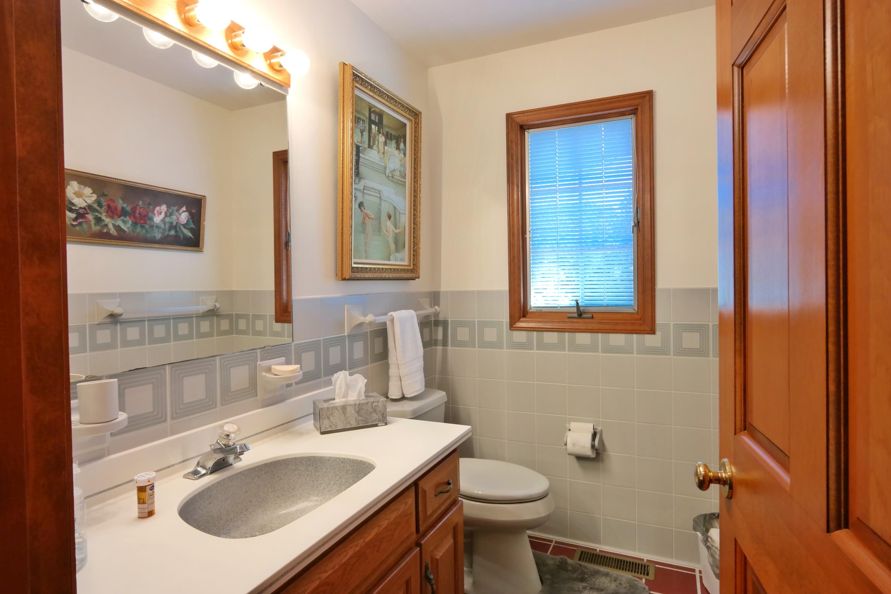 822 Sprinkle Road Fincastle, VA 24090 - Photo 27 of 55 Half Bath
