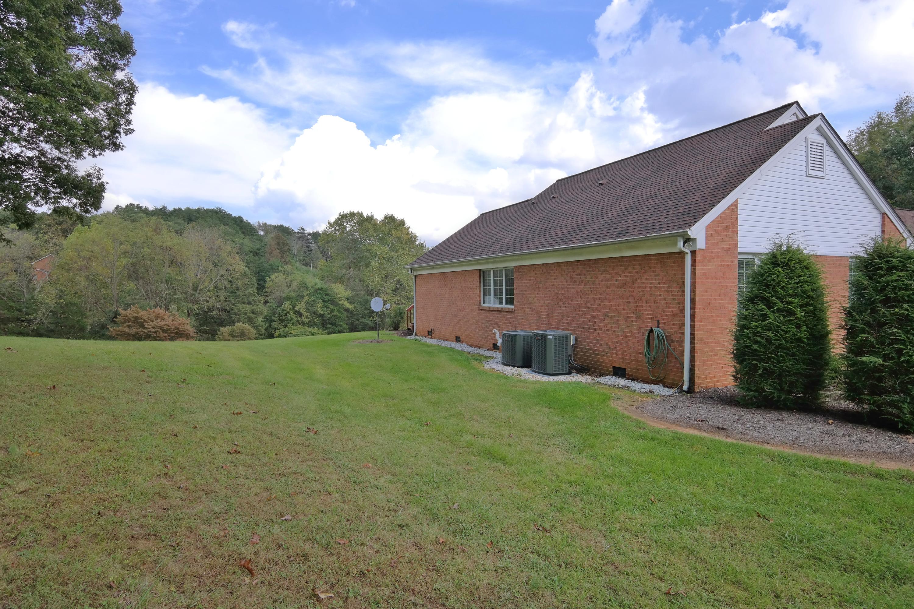 822 Sprinkle Road Fincastle, VA 24090 - Photo 49 of 55 Yard