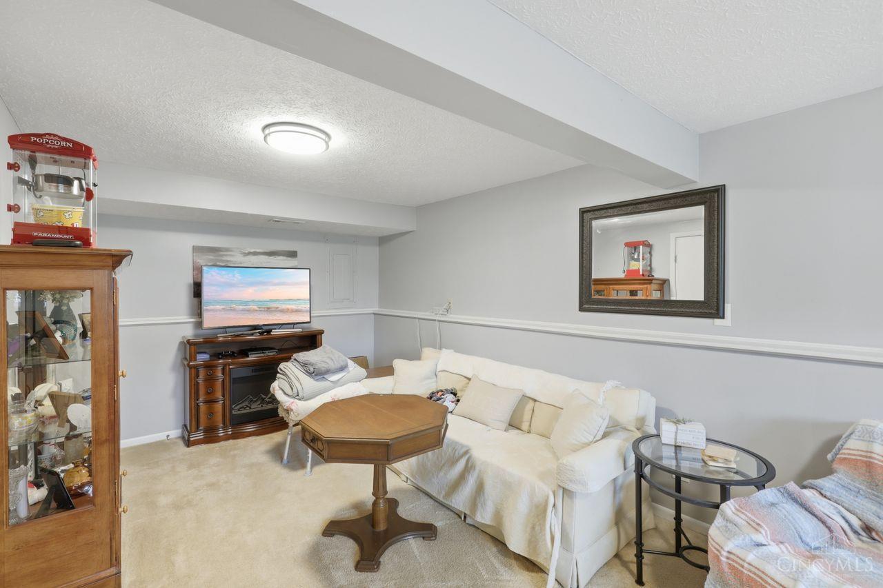 3170 Struble Road Cincinnati, OH 45251 - Photo 24 of 43