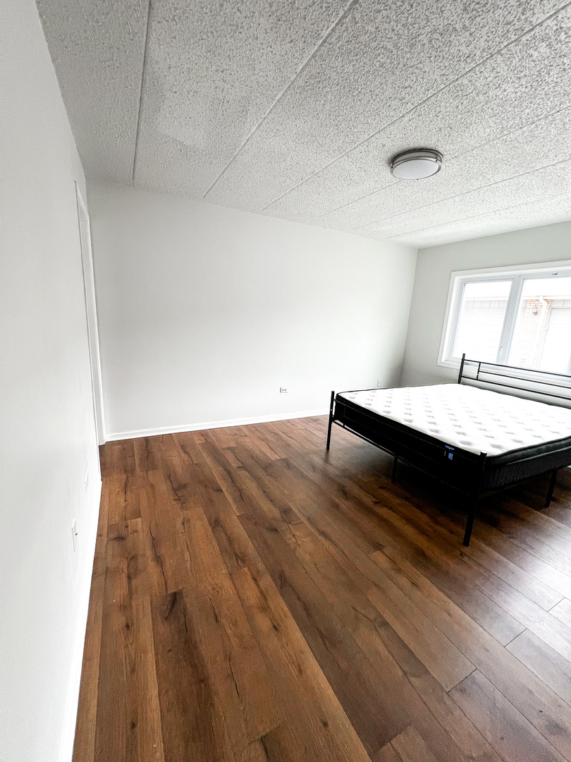 6252 South Gullikson Road, Unit 1S Chicago, IL 60638 - Photo 8 of 13 Gallery Image 8
