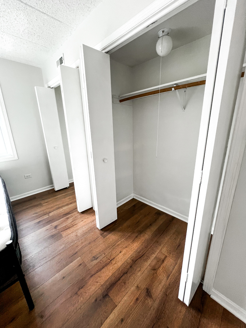 6252 South Gullikson Road, Unit 1S Chicago, IL 60638 - Photo 10 of 13 Gallery Image 10