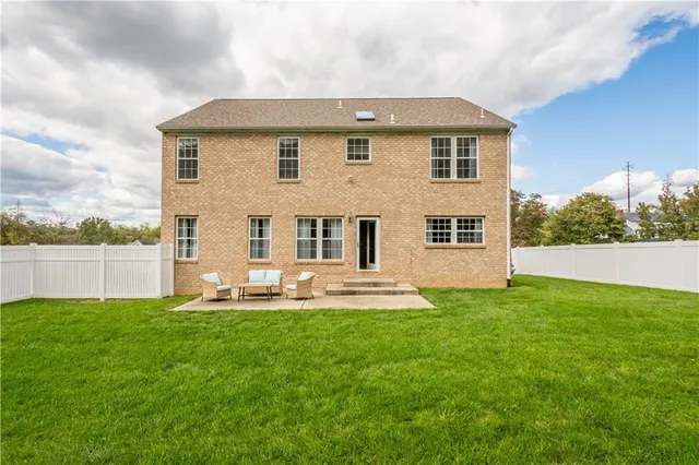 $599,999 | 313 Blackheath Drive, Pittsburgh, PA 15205