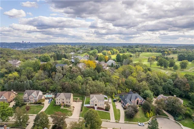 $599,999 | 313 Blackheath Drive, Pittsburgh, PA 15205