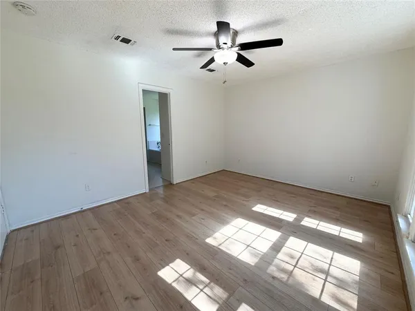 $2,200 | 805 Hillbrooke Drive, Arlington, TX 76001