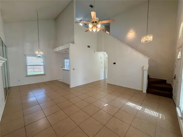 $2,250 | 805 Hillbrooke Drive, Arlington, TX 76001