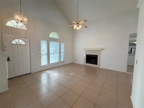 $2,250 | 805 Hillbrooke Drive, Arlington, TX 76001