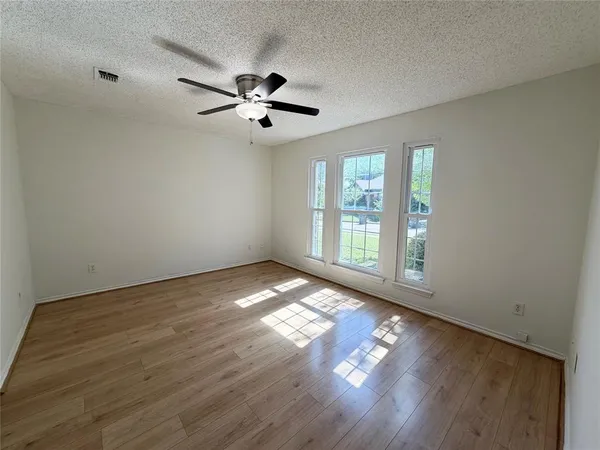 $2,200 | 805 Hillbrooke Drive, Arlington, TX 76001