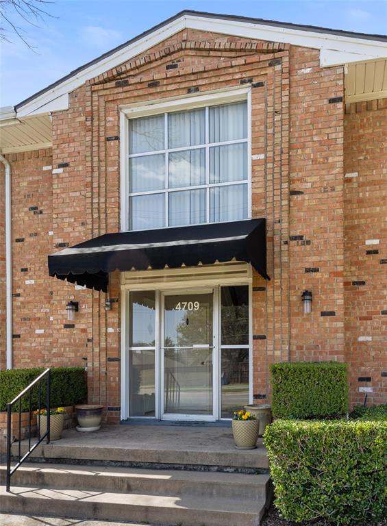 4709 Skillman Street, Unit D Dallas, TX 75206 - Photo 24 of 28 front view of a building