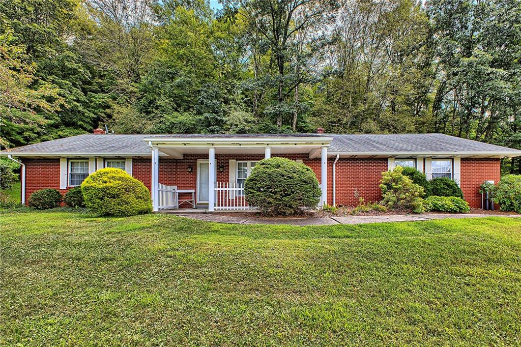 5553 Greensburg Road Apollo, PA 15613 - Photo 1 of 31 Gallery Image 1