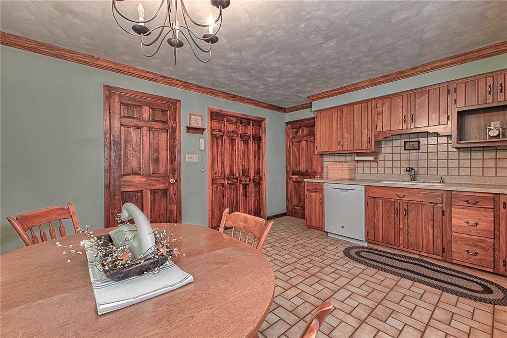 5553 Greensburg Road Apollo, PA 15613 - Photo 9 of 31 Gallery Image 9