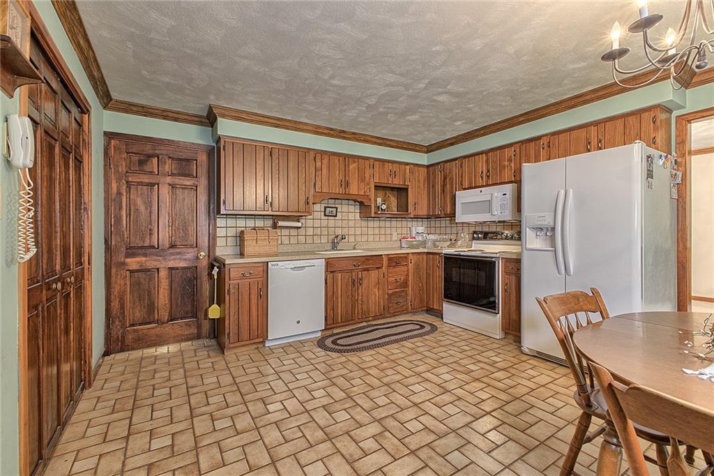 5553 Greensburg Road Apollo, PA 15613 - Photo 10 of 31 Gallery Image 10