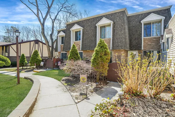 $406,000 | 175 Cambridge Drive, Port Jefferson Station, NY 11776