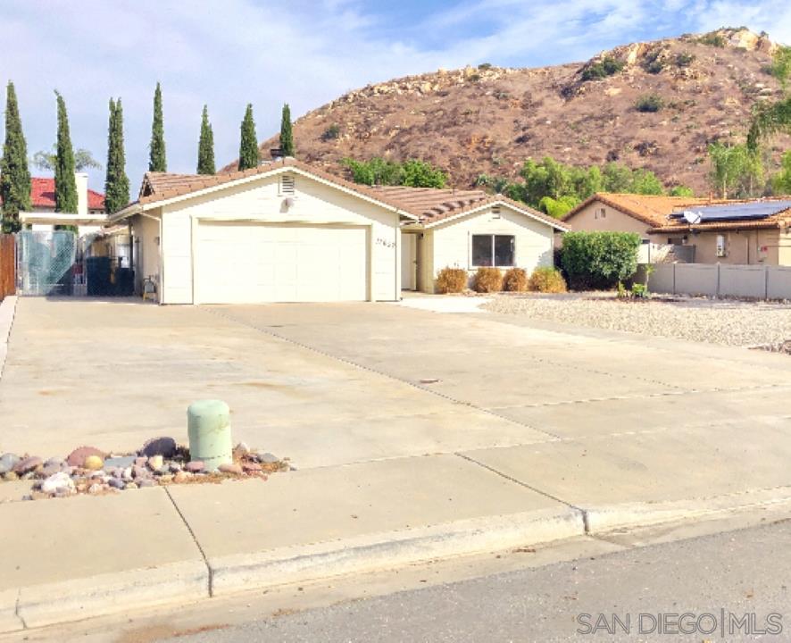 12652 Rodeo Drive Lakeside, CA 92040 - Photo 2 of 22