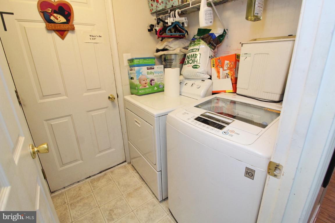 615 Walnut Grove Road Baltimore, MD 21221 - Photo 11 of 47 Main level laundry room