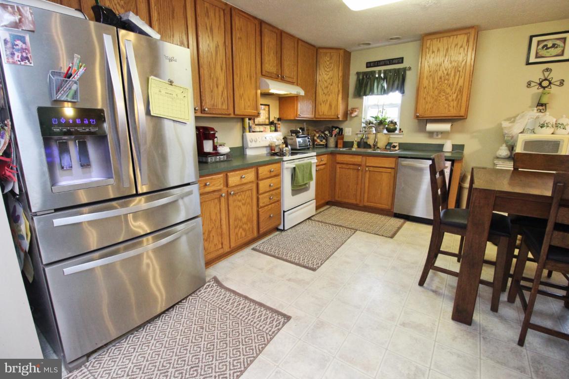 615 Walnut Grove Road Baltimore, MD 21221 - Photo 12 of 47 Huge eat in kitchen