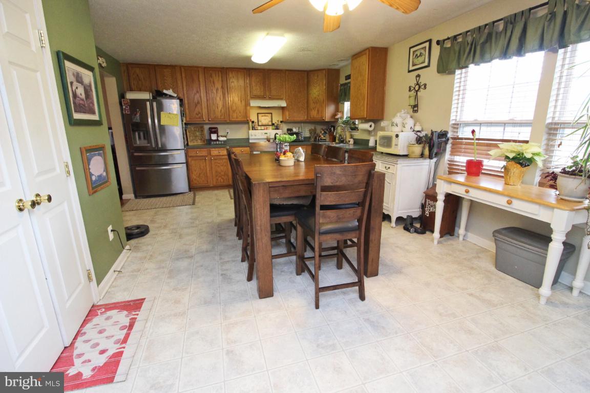 615 Walnut Grove Road Baltimore, MD 21221 - Photo 15 of 47 Great for entertaining