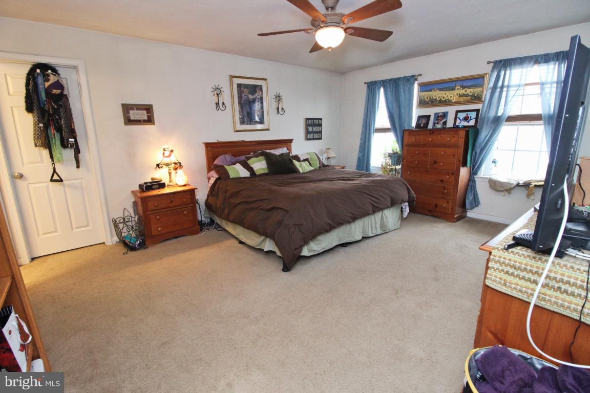 615 Walnut Grove Road Baltimore, MD 21221 - Photo 31 of 47 Master bedroom