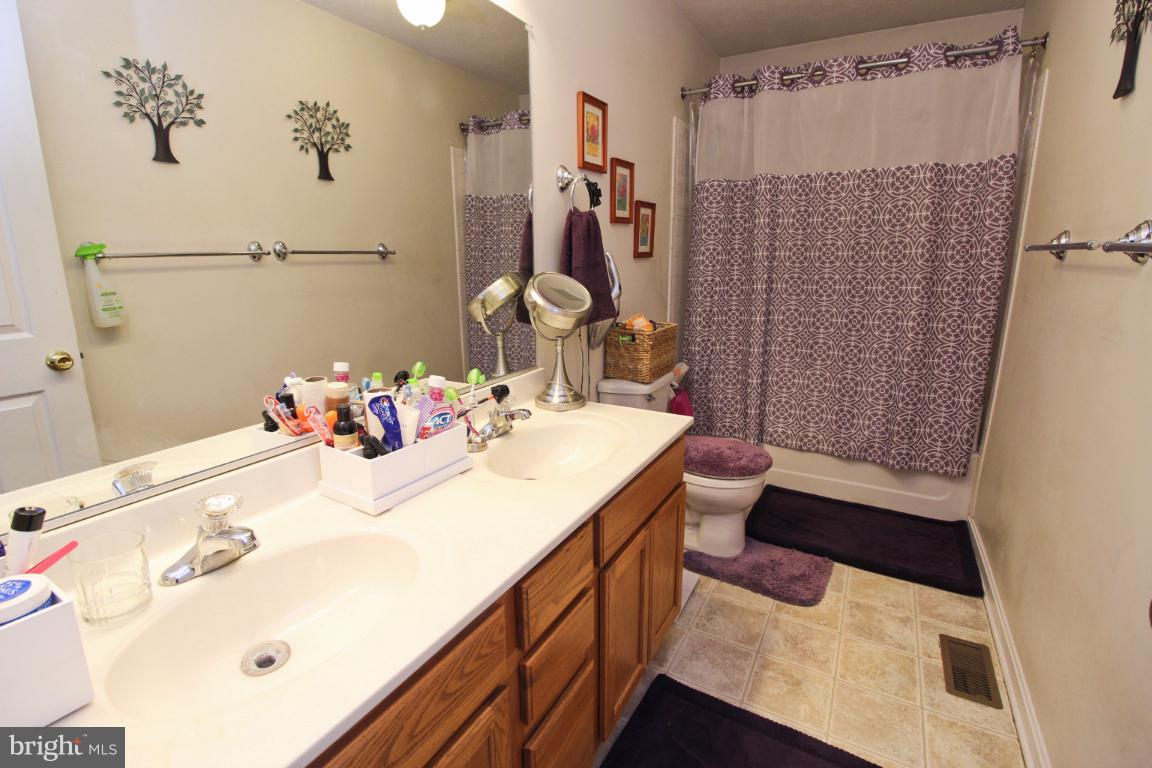 615 Walnut Grove Road Baltimore, MD 21221 - Photo 33 of 47 Master bath