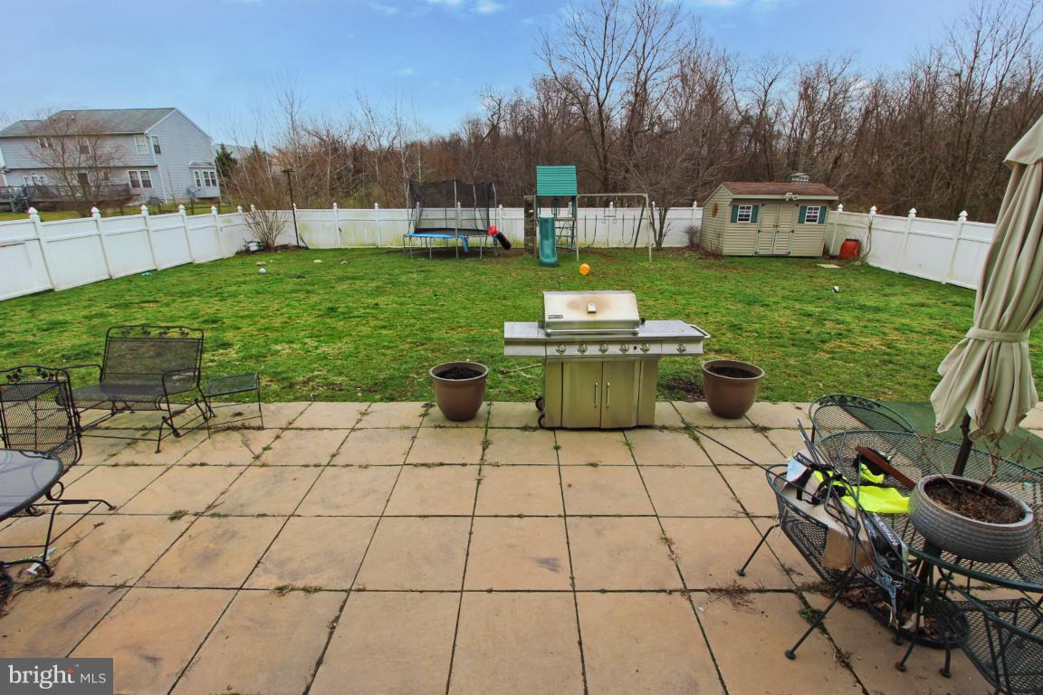 615 Walnut Grove Road Baltimore, MD 21221 - Photo 45 of 47 patio