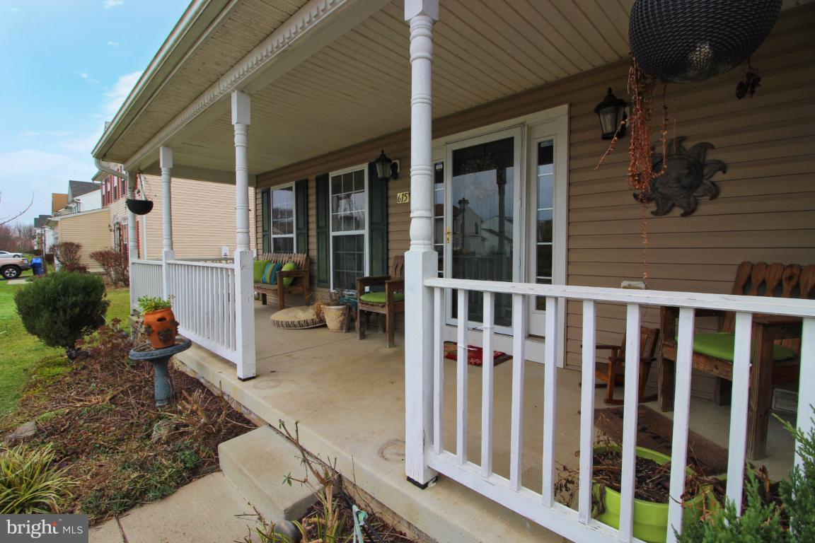 615 Walnut Grove Road Baltimore, MD 21221 - Photo 6 of 47 Front porch